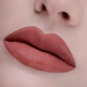 Jeffree Star Velour Liquid Lipstick in Yak